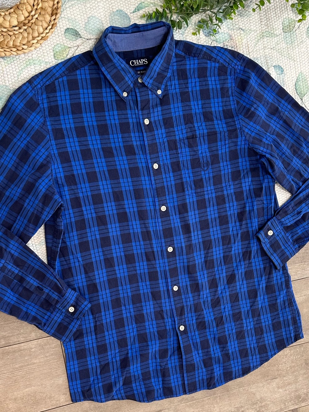 CHAPS Men’s Medium Blue Navy Plaid Easy Care Button Down Long Sleeve Shirt